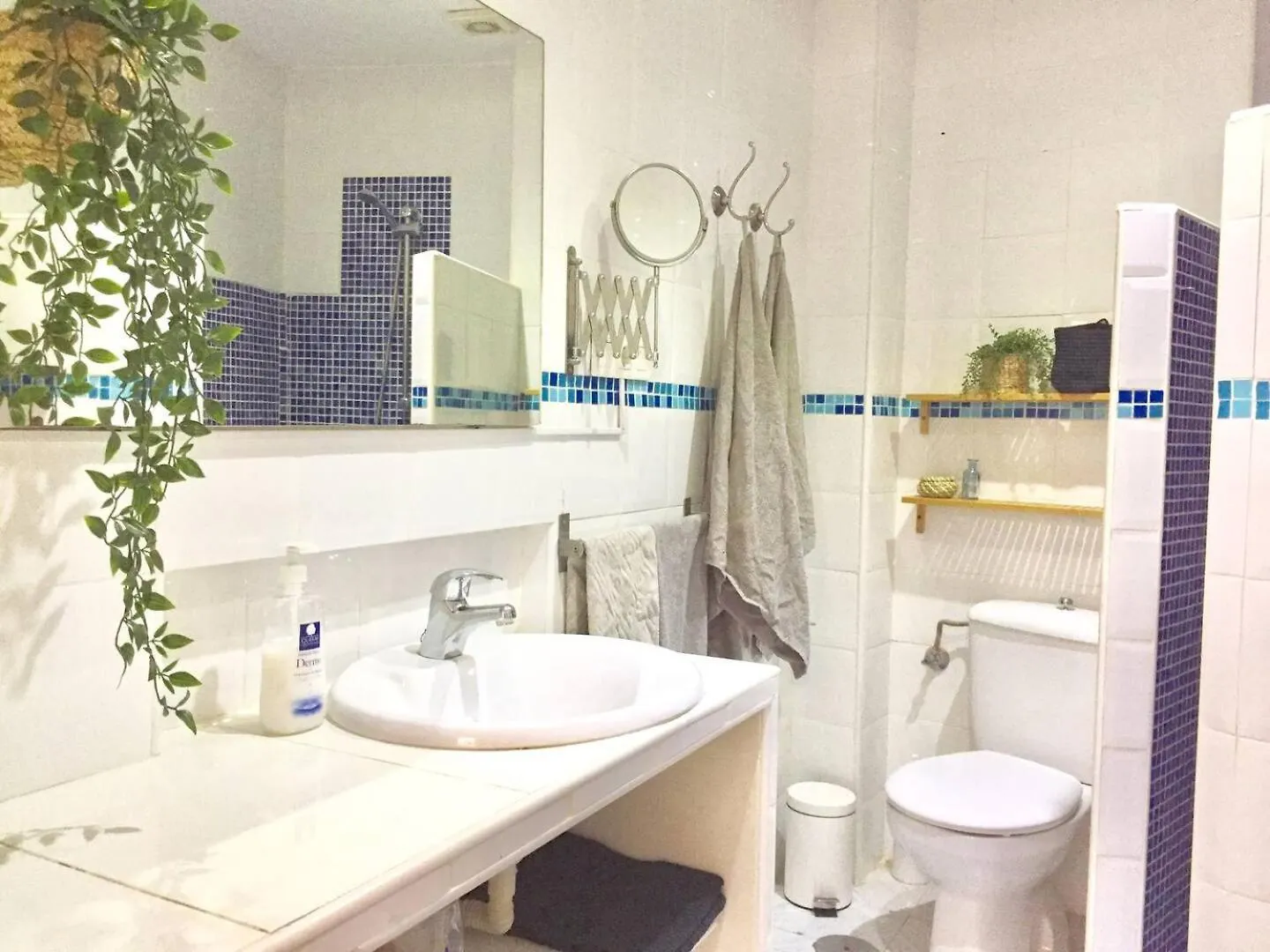 San Matias Urban Retreat With Balcony Apartment Granada Spain